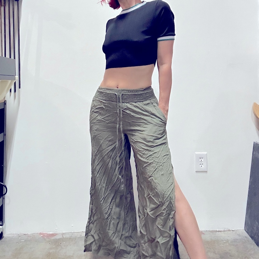 Loose fit flare, side slit olive pants, elastic/drawstring waist (xxs)